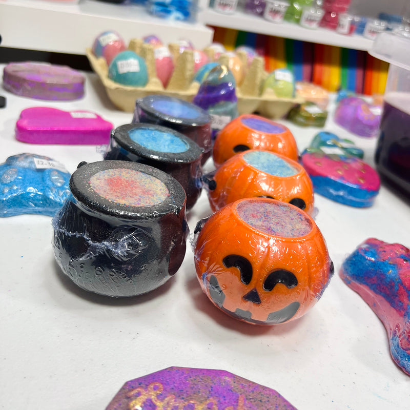 Cauldron or Pumpkin Refillable Bath Bomb/ Bath Dust