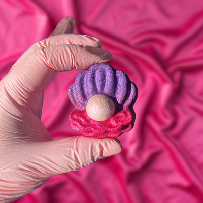 Clamshell with Pearl Mini Bath Bomb - Pink, Purple and White